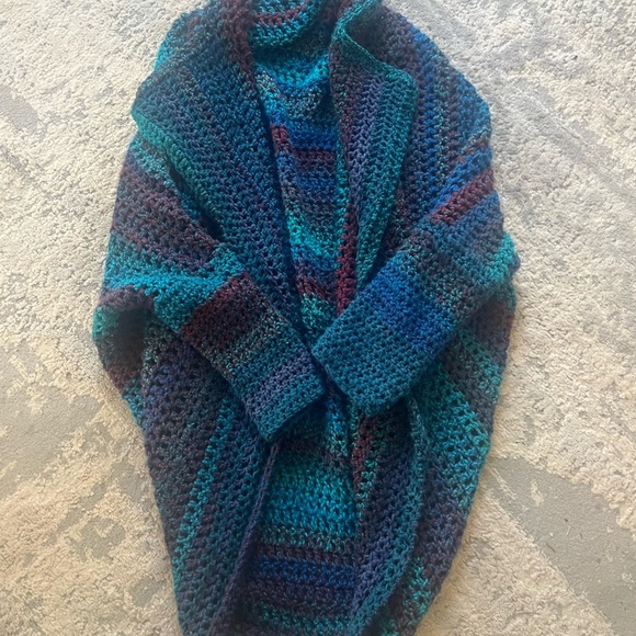 Handmade Boho Shrug-style Sweater - Picture 5 of 6